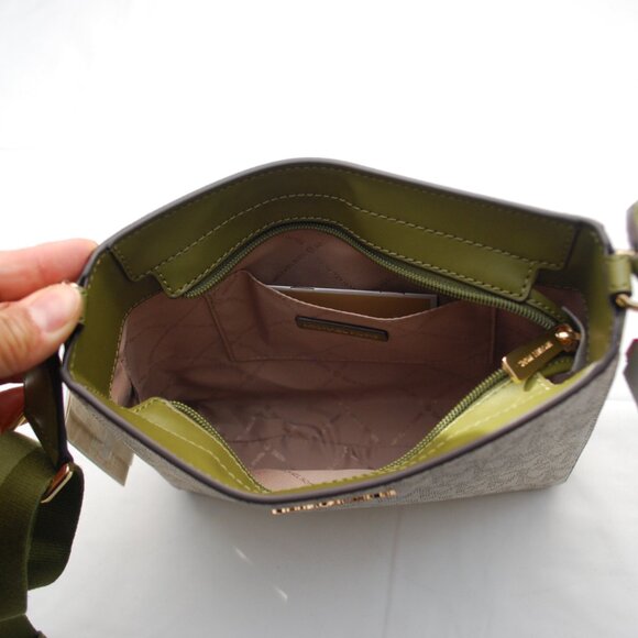 Michael Kors Jet Set Medium Swing Pack - Smoky Olive - Picture 8 of 9